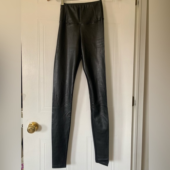 WILFRED Aritzia Faux Leather Leggings XS - Picture 1 of 3